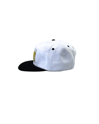 · 100% cotton twill – breathable and built to last.
· Classic OG Panel structure – keeps its shape through wear.
 · Vintage visor with the green under brim for the connoisseur.
· Adjustable strap – fits most head sizes comfortably.
· Unisex design – made for everyone, everyday.
· Embroidered EF logo – clean, minimal branding.
