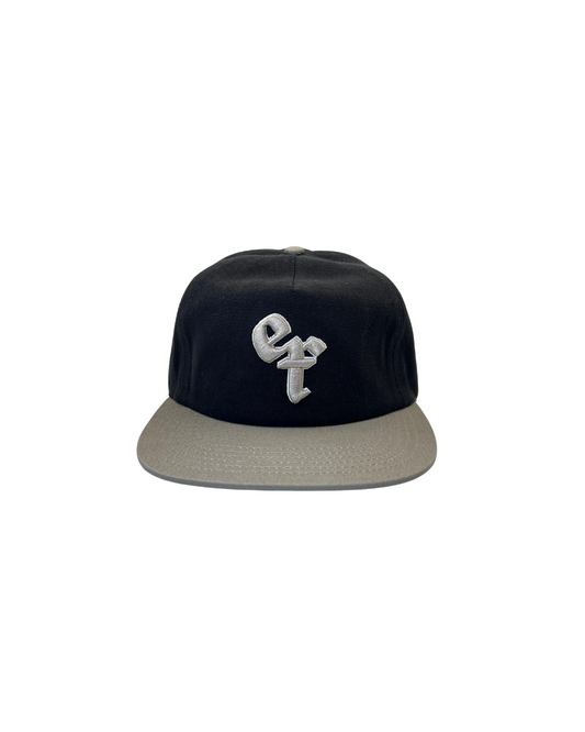 The OG Cap is a pure legacy from the 90s.

Crafted in iconic black and silver and a bold gothic font Extnded Family at the back, the OG collection is more than just a hat - a deeply cultural artifact tied to identity, rebellion, and street style.
This vintage style classic snapback, flat brim, adjustable snap closure and green underbrim is made for those who stands for something.